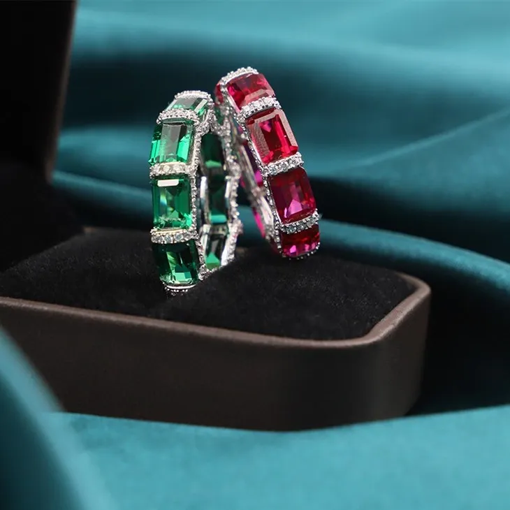 emerald eternity ring 03
